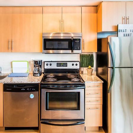 Micasa Suites - Stylish Condo In Maple Leaf Square Τορόντο Εξωτερικό φωτογραφία