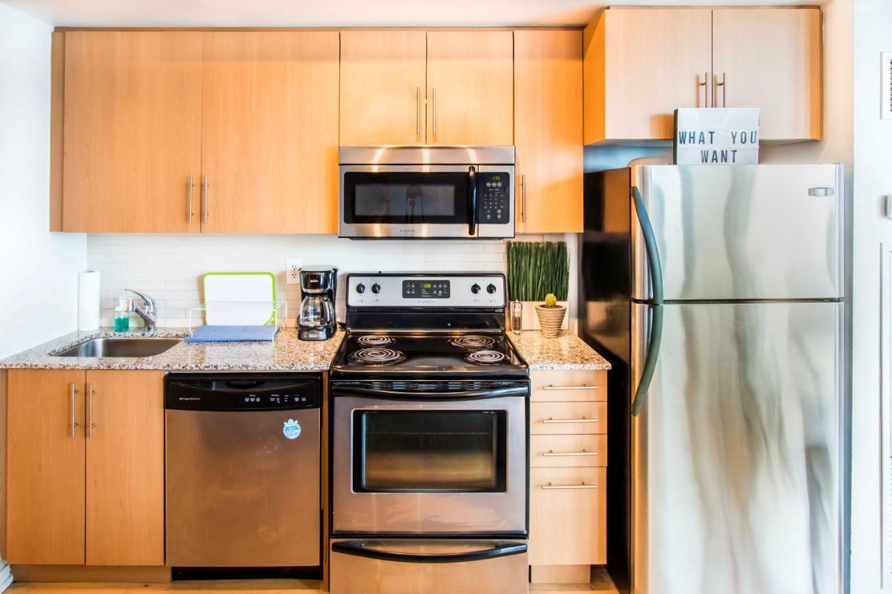 Micasa Suites - Stylish Condo In Maple Leaf Square Τορόντο Εξωτερικό φωτογραφία